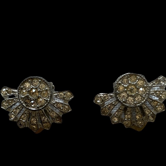 Pair of Vintage show clips - Picture 1 of 4